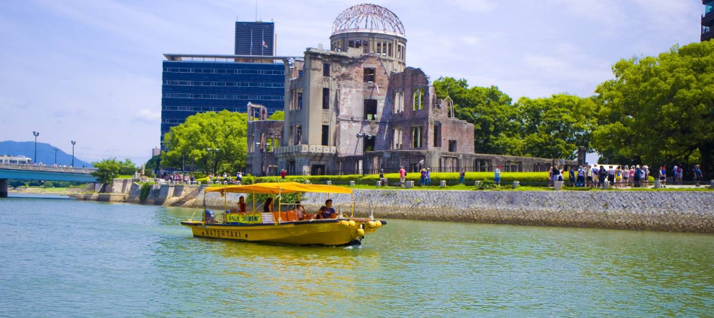 A Private, Half-day Hiroshima Peace Tour, including Peace Memorial Park VR Experience,  Peace Memorial Museum and a River Cruise～All you need to see is in this tour!～